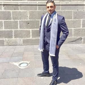 Meet your Posher, Raul